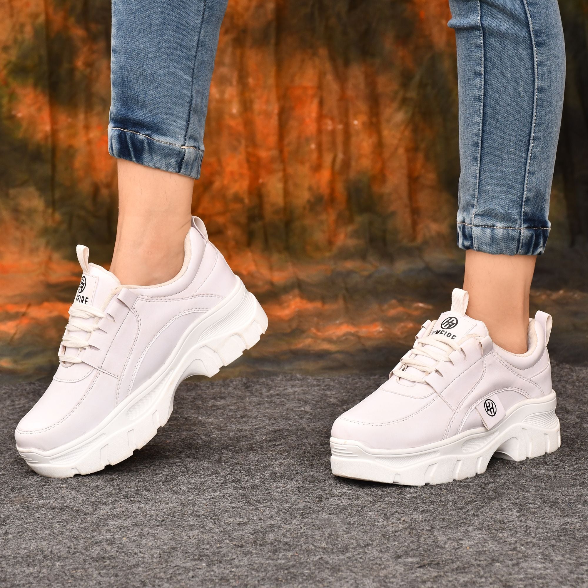 white sneaker for womens